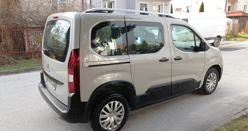 Peugeot Rifter cena 53900 przebieg: 77900, rok produkcji 2019 z Kielce małe 211
